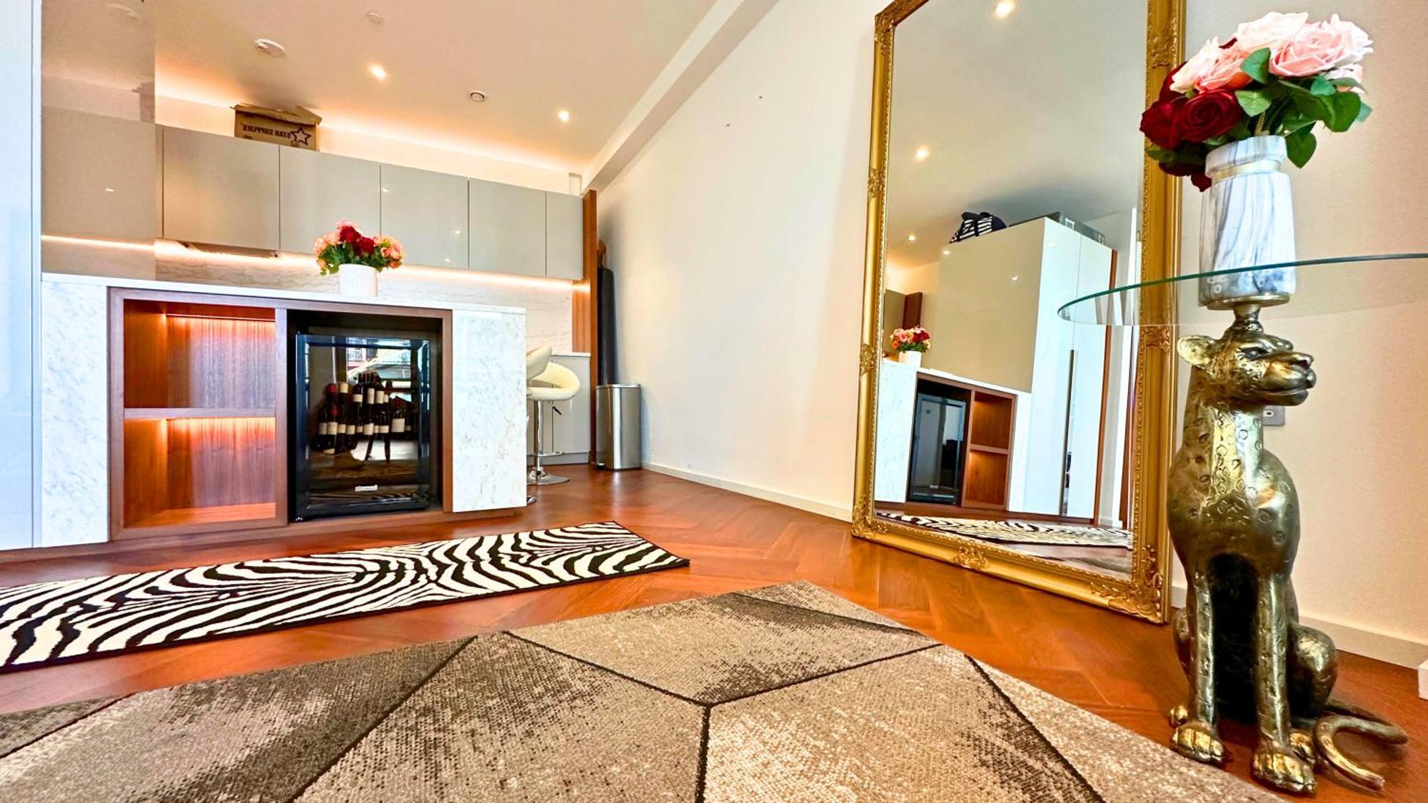 Lavish Penthouse River View Fast Wifi - Luxurylondonstays Dış mekan fotoğraf