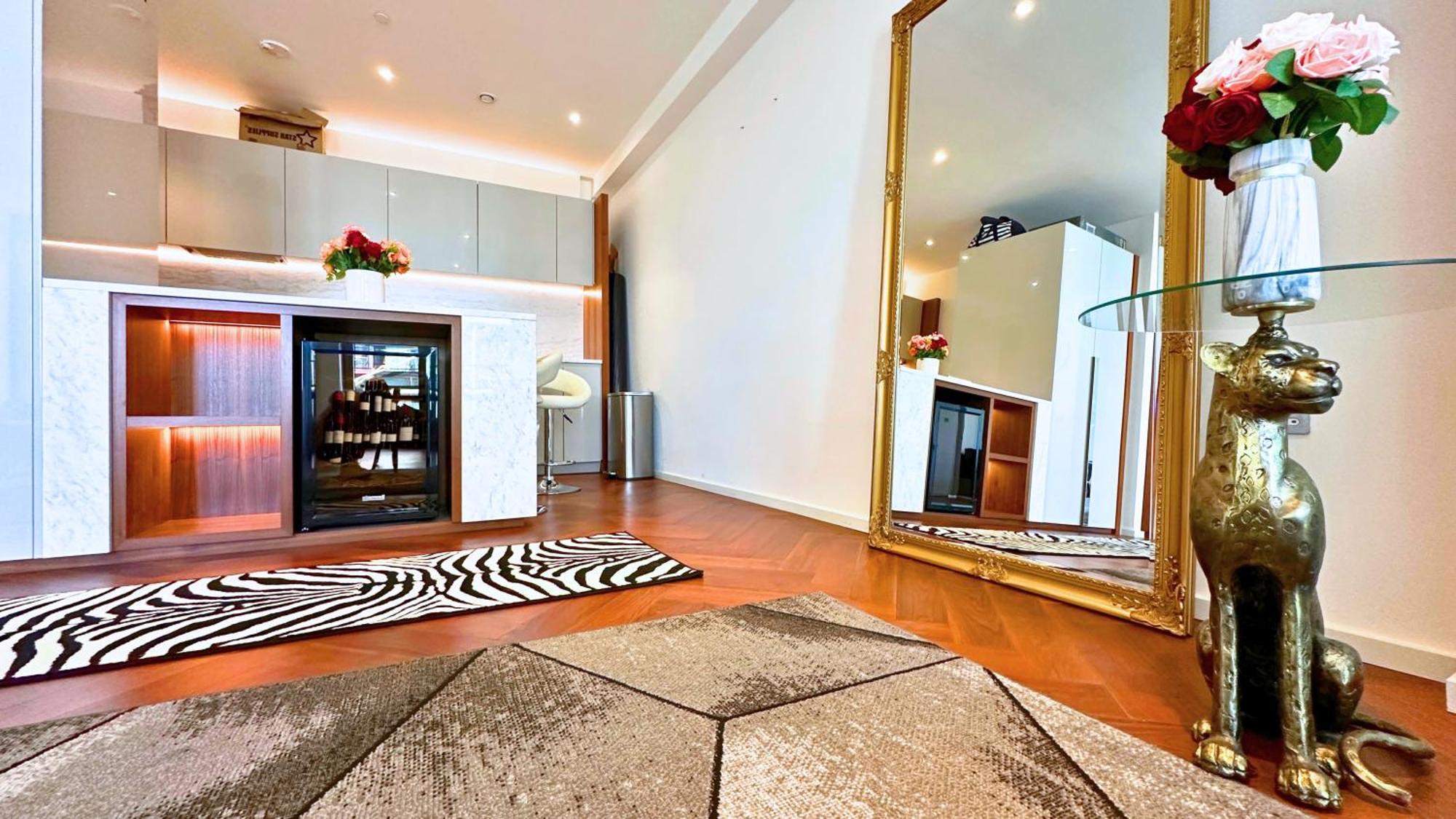 Lavish Penthouse River View Fast Wifi - Luxurylondonstays Dış mekan fotoğraf